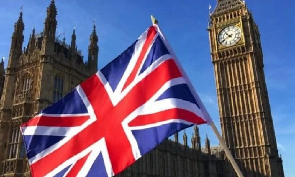 Βρετανία: Αλμα ανάπτυξης 7,5% για την οικονομία το 2021